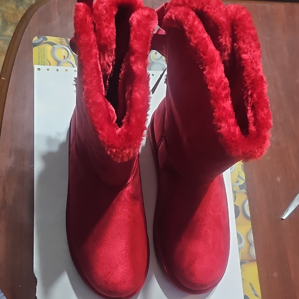 Hot Tomato Red Women's Furry Winter Boots NWOT